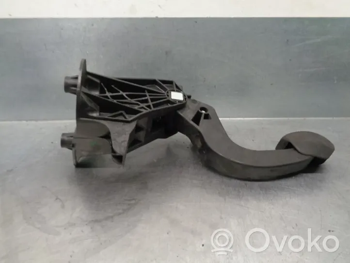 Peugeot 2008 II Clutch pedal P1008664A