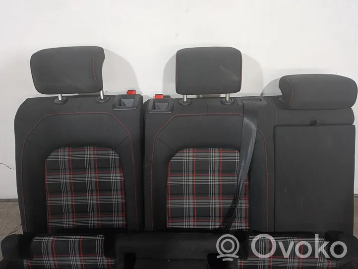 Volkswagen Golf VII Второй ряд сидений 5Q0885305C