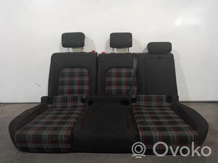 Volkswagen Golf VII Второй ряд сидений 5Q0885305C