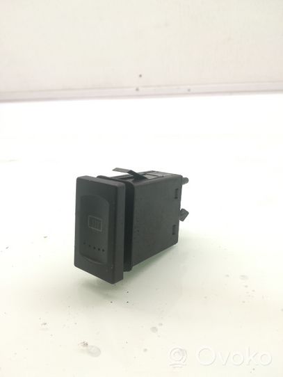 Volkswagen PASSAT B7 Windscreen/window heater switch 