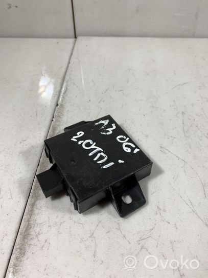 Audi A3 S3 A3 Sportback 8P Alarm control unit/module 