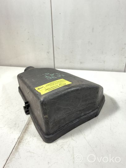 Volvo XC70 Fuse box cover 