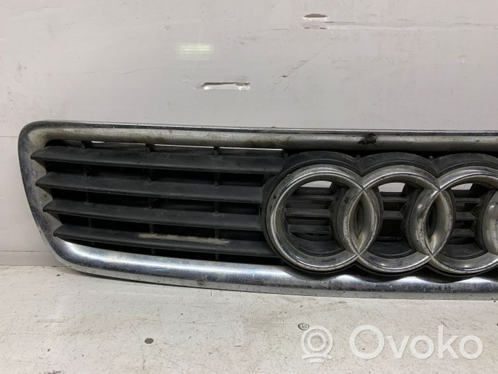 Audi A4 S4 B5 8D Atrapa chłodnicy / Grill 