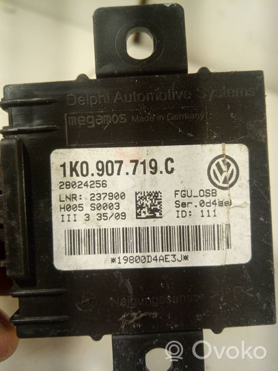 Volkswagen PASSAT B7 Boîtier module alarme 1K0907719C