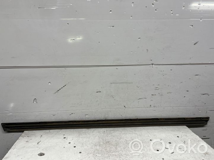 Audi A3 S3 8P Listwa drzwi przednich 
