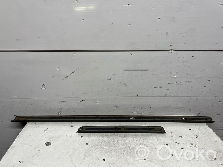 Audi A3 S3 8P Takaoven kynnyksen suojalista 8P4853557C