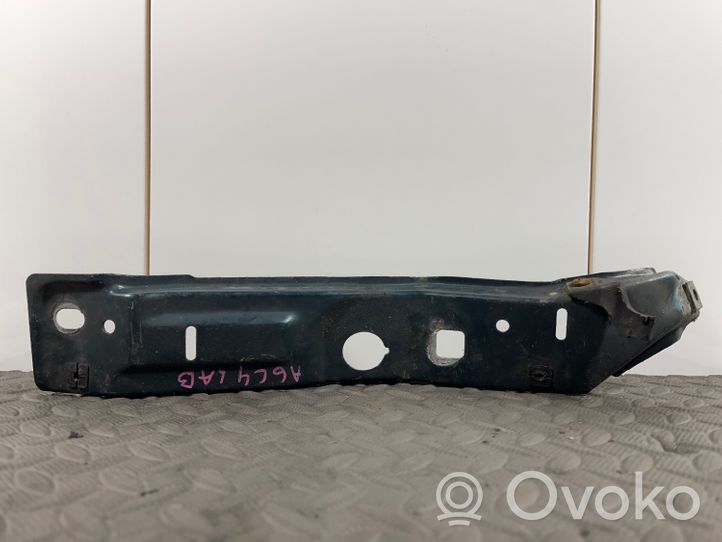 Audi A6 S6 C4 4A Supporto di montaggio del parafango 4A0821196