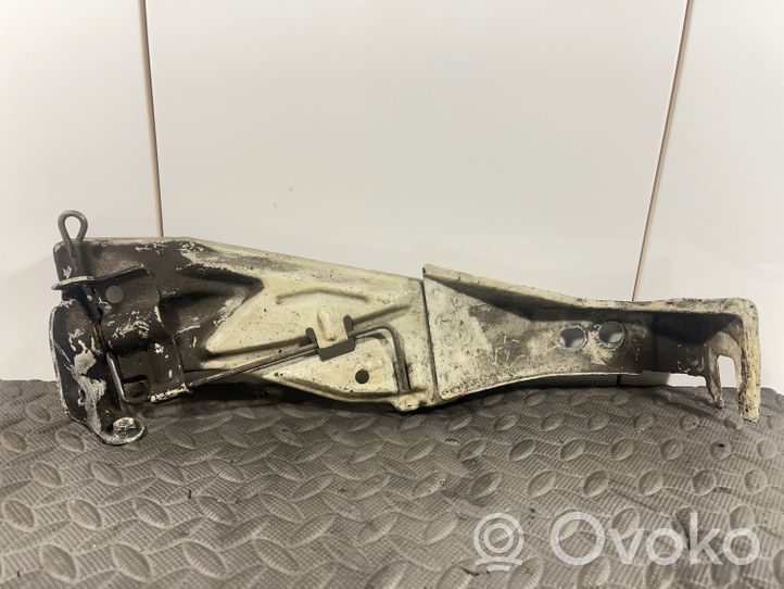 Audi 80 90 S2 B4 Staffa di montaggio del radiatore 4A0805808