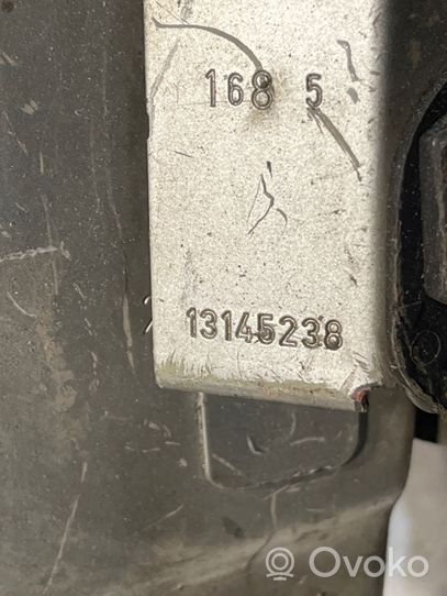 Opel Zafira B Šoninė dalis radiatorių panelės (televizoriaus) 13145238