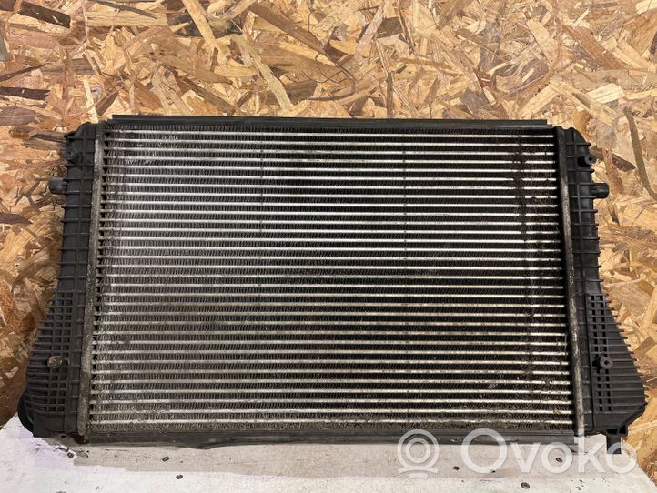 Volkswagen Touran I Guía de aire del intercooler 1K0145803