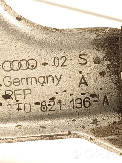 Audi A5 8T 8F Support de montage d'aile 8T0821136A