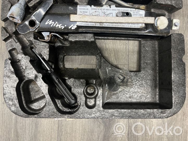 Mini One - Cooper R57 Tool set 1501930