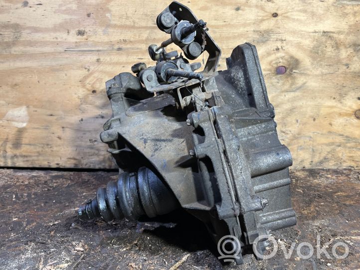 Opel Vectra C Mechaninė 6 pavarų dėžė 55350375