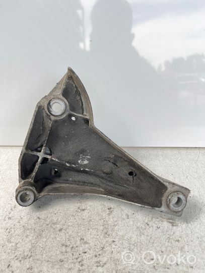 Audi A4 S4 B7 8E 8H Supporto di montaggio scatola del cambio 8D0399113AT