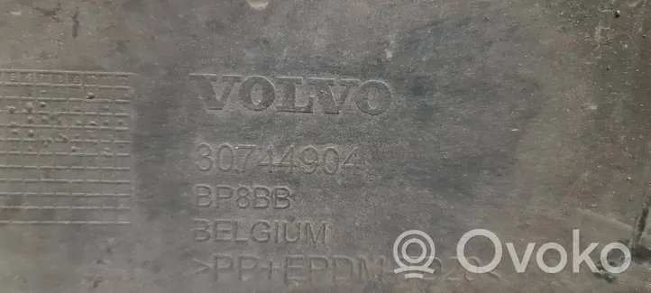 Volvo S40 Передний бампер 30744904