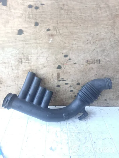 Land Rover Freelander 2 - LR2 Turbo air intake inlet pipe/hose 6G929A673BC