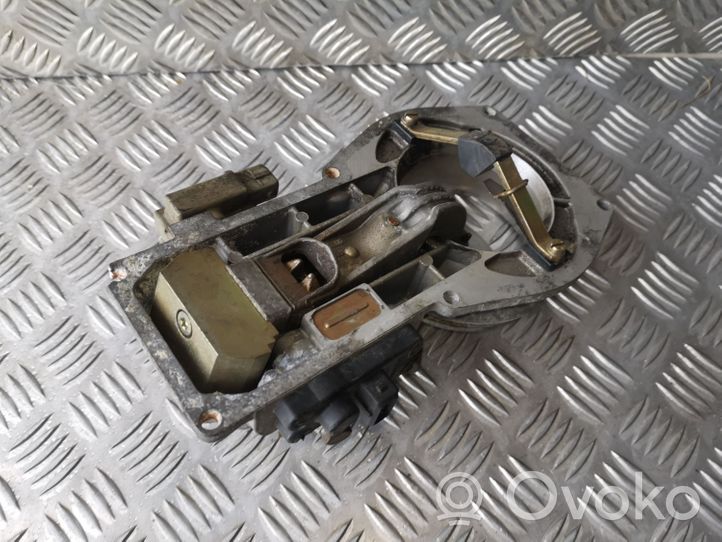 Audi 80 90 B3 Distribuidor de combustible 0438121011