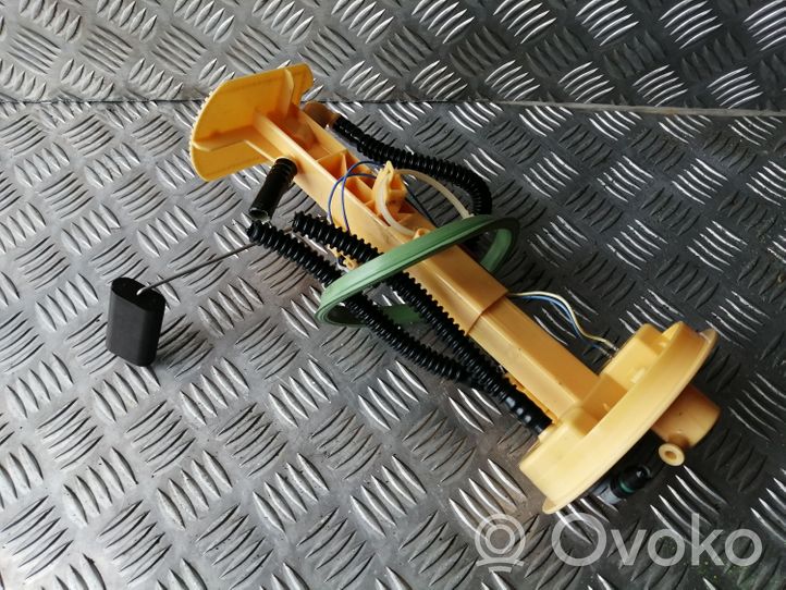 BMW X5 F15 Sensore di livello del carburante 7164316