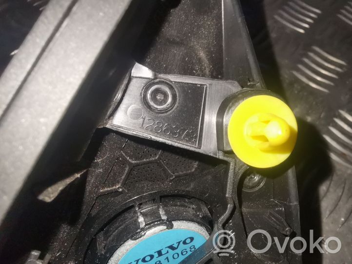 Volvo S60 Altavoz de alta frecuencia en la puerta delantera 1286373