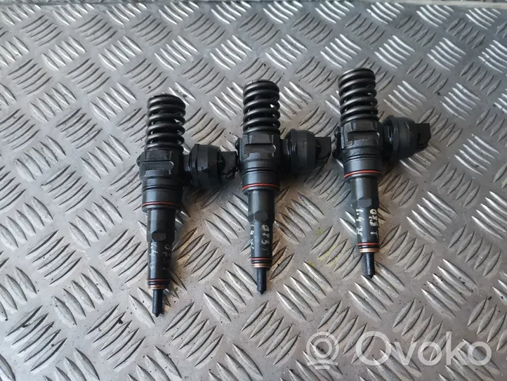 Volkswagen Polo Fuel injectors set 0414720035