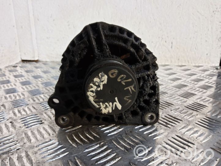 Volkswagen Golf IV Generatore/alternatore 038903023L