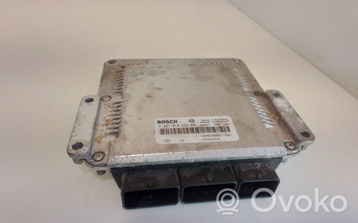 Renault Trafic II (X83) Komputer / Sterownik ECU silnika 8200204836