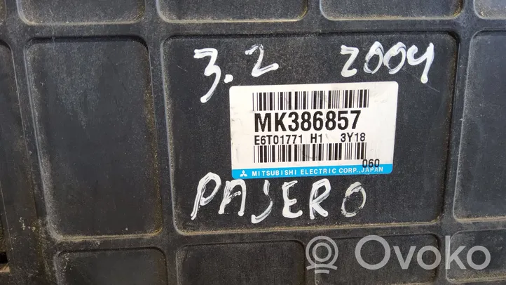 Mitsubishi Pajero Sterownik / Moduł ECU MK386857