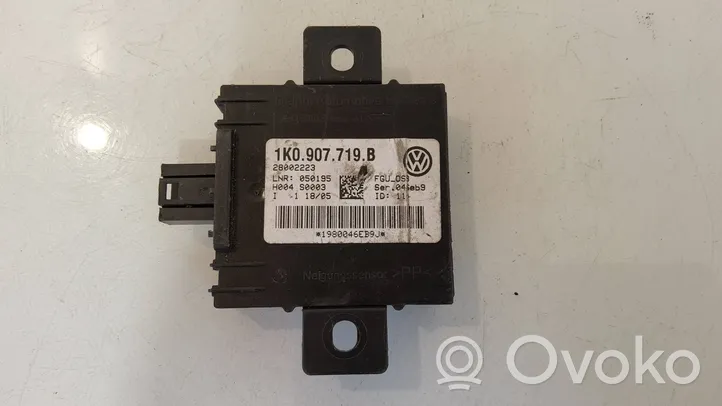 Audi A3 S3 8P Signalizācijas vadības bloks 1K0907719B