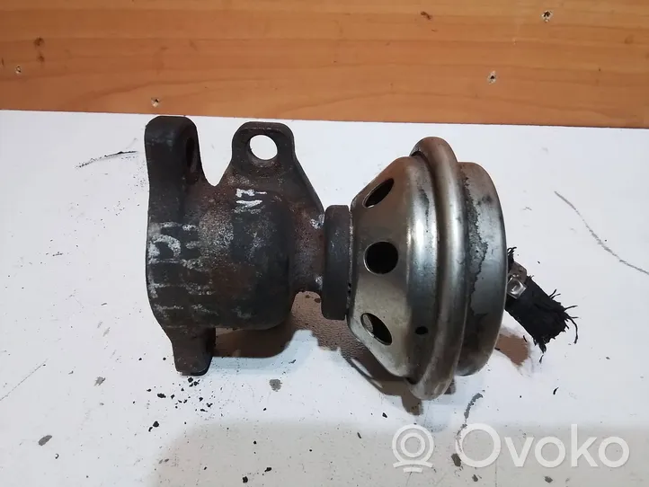 Audi A6 S6 C5 4B EGR vārsts 028131001