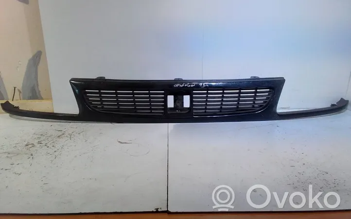 Seat Cordoba (6K) Maskownica / Grill / Atrapa górna chłodnicy 6K5853643