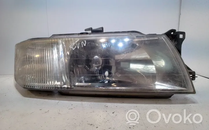 Mitsubishi Space Wagon Lampa przednia 10087262