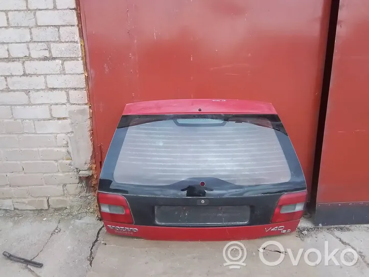 Volvo S40, V40 Takaluukun/tavaratilan kansi 