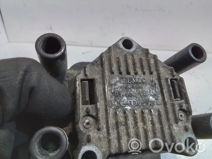 Audi A4 S4 B5 8D Bobina de encendido de alto voltaje 032905106