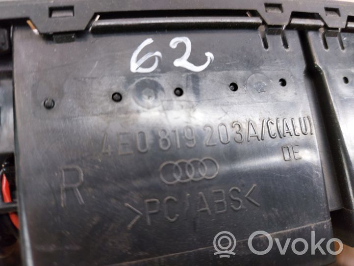 Audi A8 S8 D5 Aizmugurējā gaisa - ventilācijas reste 4E0819203A