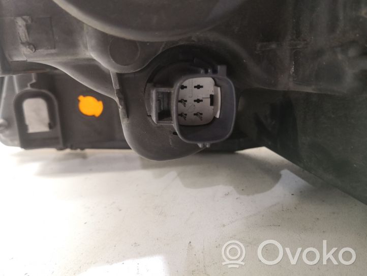 Volvo XC90 Lampa przednia 