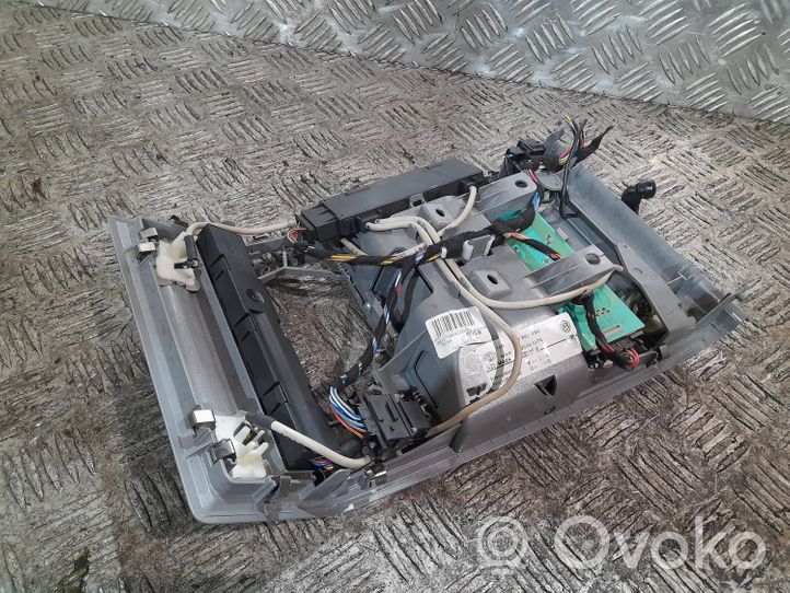 Volkswagen Touareg I Światło fotela przedniego 7L0861403