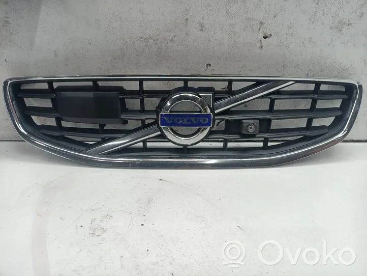 Volvo S60 Grotelės viršutinės 30795040