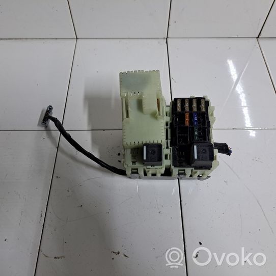 Ford Mondeo MK IV Module de fusibles 