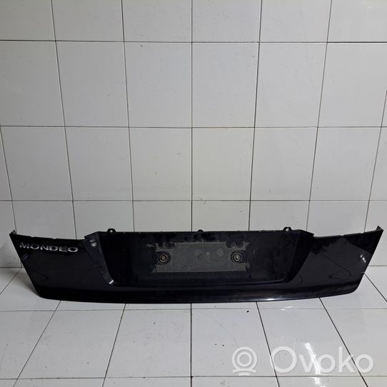 Ford Mondeo MK IV Rivestimento portellone 