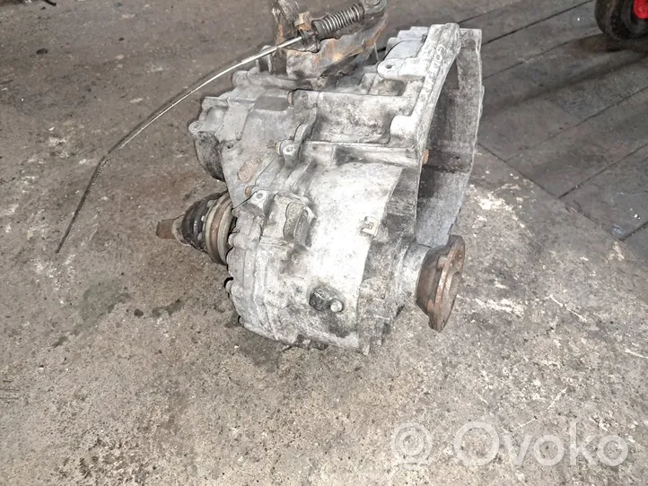 Volkswagen Bora Mechaninė 6 pavarų dėžė 02M301107D