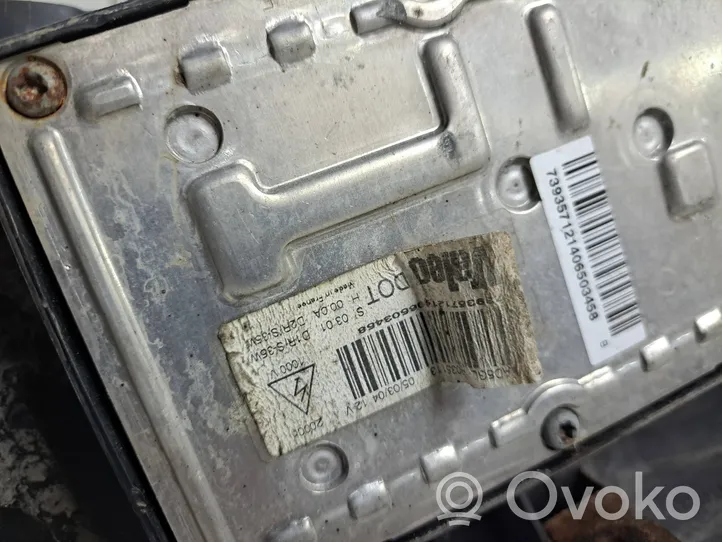 Volvo V70 Lampa przednia 89008268