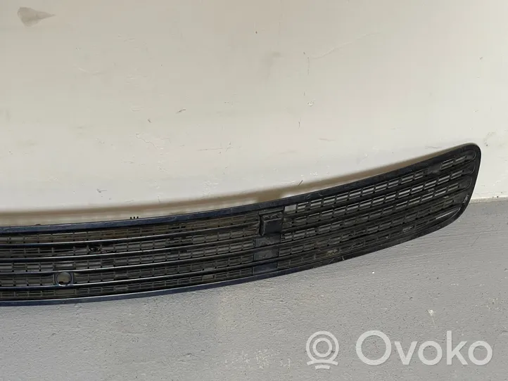 Mercedes-Benz C W203 Wiper trim 2038800205