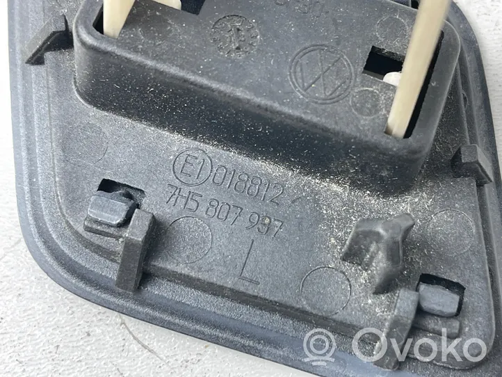 Volkswagen Transporter - Caravelle T5 Abdeckung Blende Scheinwerferreinigungsanlage 7H5807937