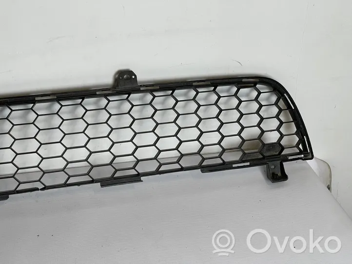 Mitsubishi Pajero Sport II Grille inférieure de pare-chocs avant 6402A124