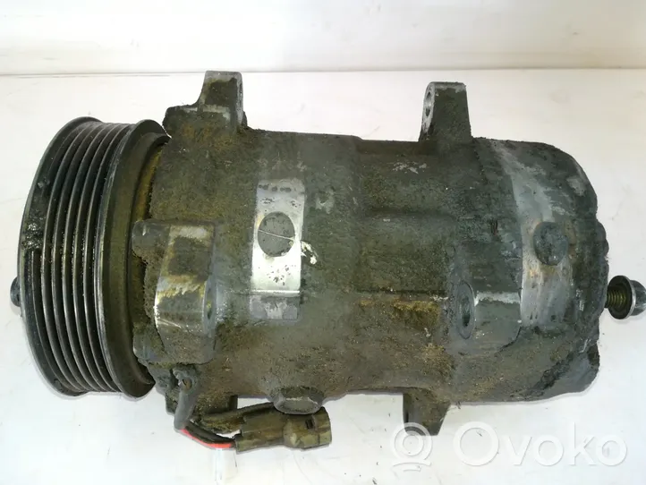 Suzuki Baleno EG Ilmastointilaitteen kompressorin pumppu (A/C) SD7V16