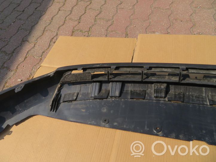 Volvo XC40 Listón embellecedor del parachoques delantero 