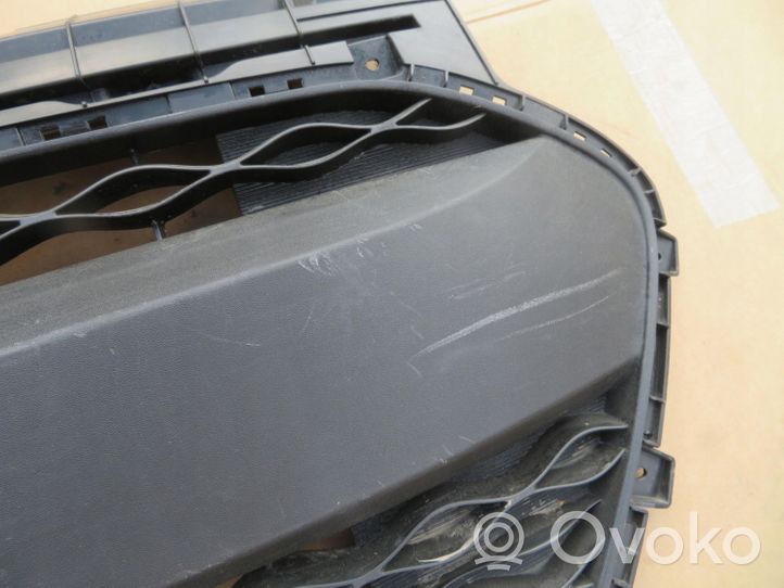 Hyundai Lantra II Grille de calandre avant 86569-B9000