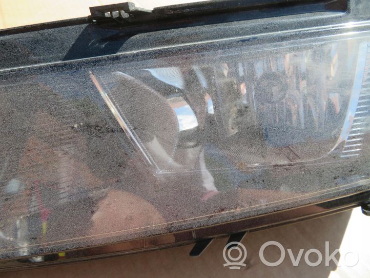 Volkswagen Touran II Front fog light 