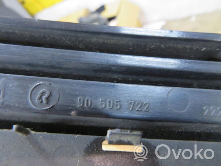 Opel Vectra A Maskownica / Grill / Atrapa górna chłodnicy 90505722