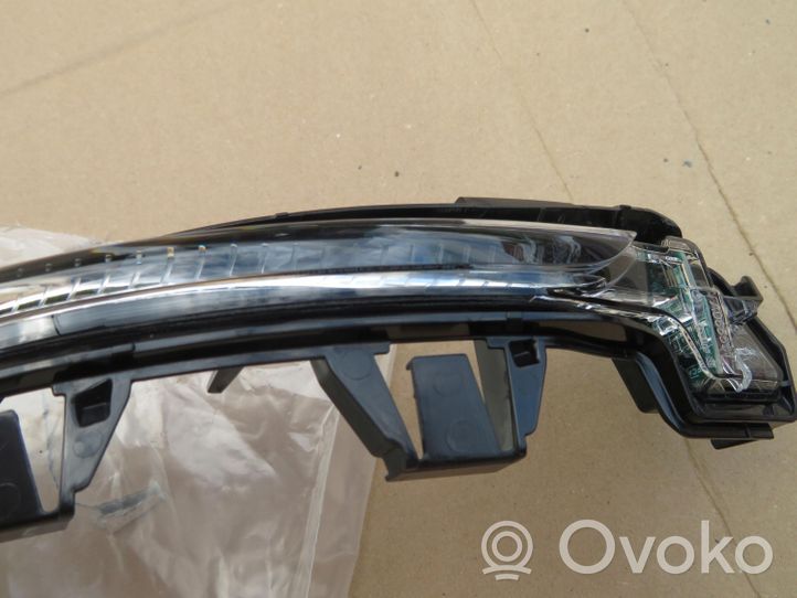 Volvo V60 Mirror indicator light 31498601